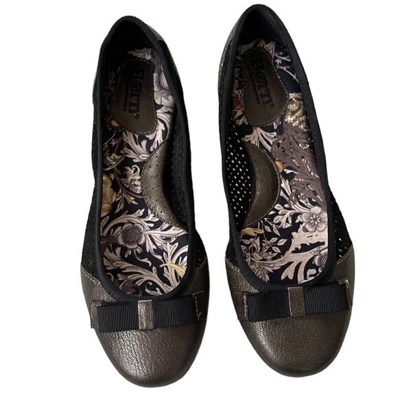 Like New Born Leather Flats - Picture 2 of 8